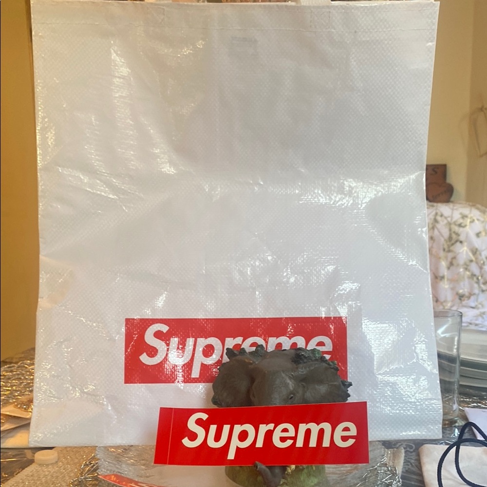 SUPREME Shopping Bag & Stickers!